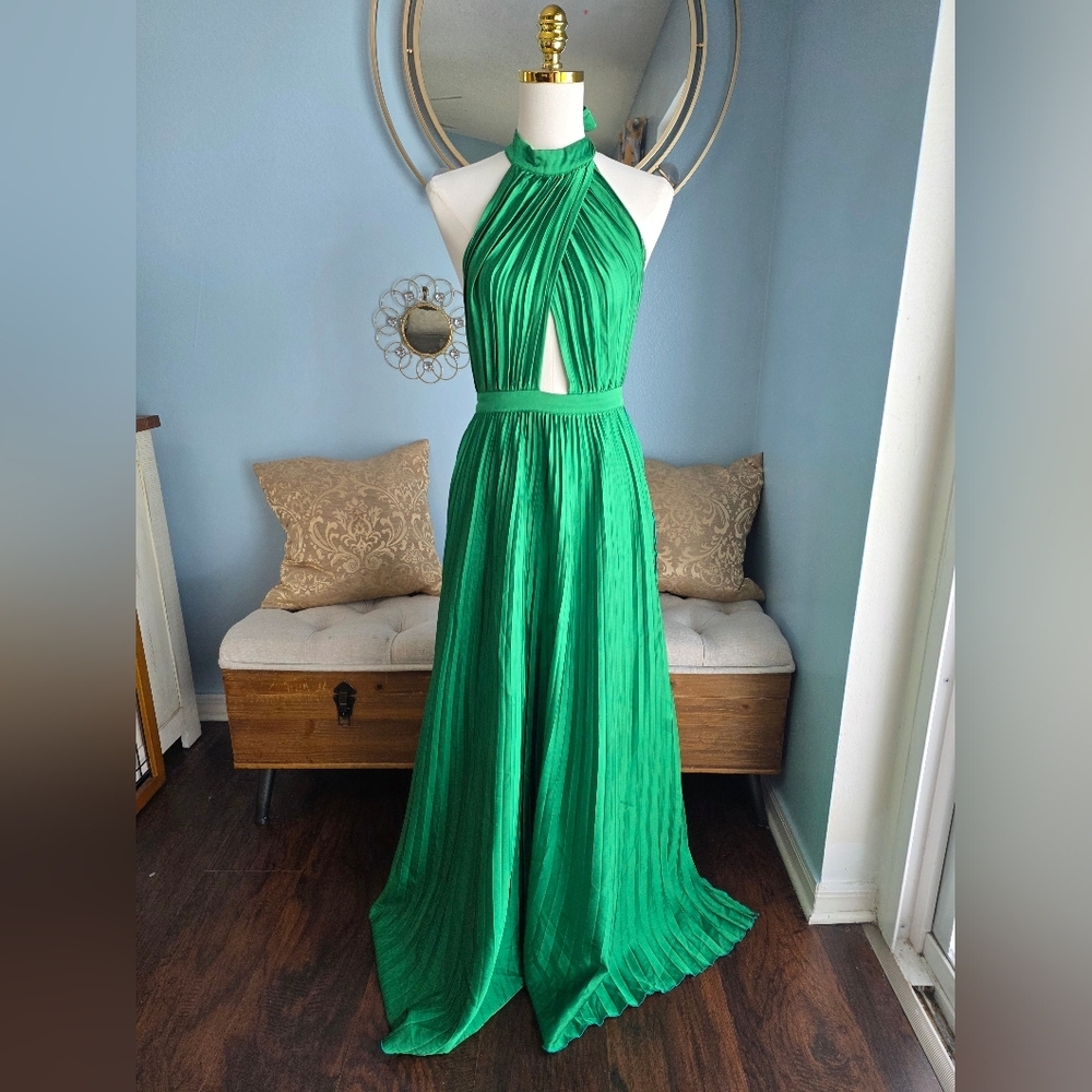 Emerald Green Backless Halter Maxi Dress